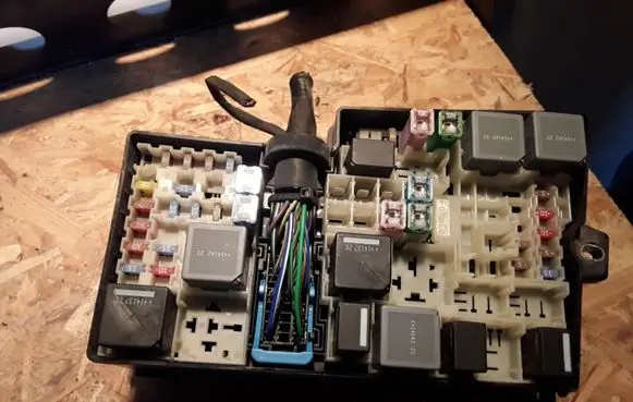 Volvo V40 Fuse module 31409155
