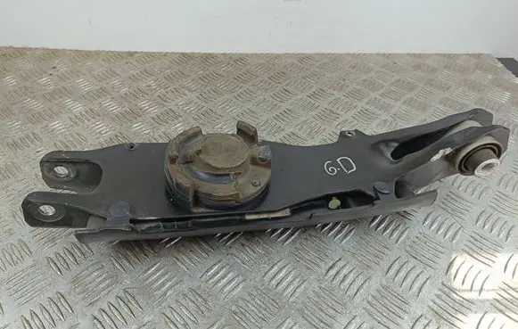 Rear control arm