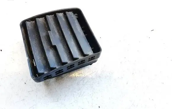 Chrysler Pacifica Dash center air vent grill