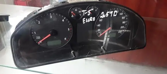 Volkswagen Transporter - Caravelle T5 Speedometer (instrument cluster) 88311346