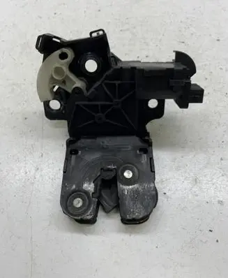 Audi A6 S6 C6 4F Tailgate/trunk/boot lock/catch/latch 8P4827505C