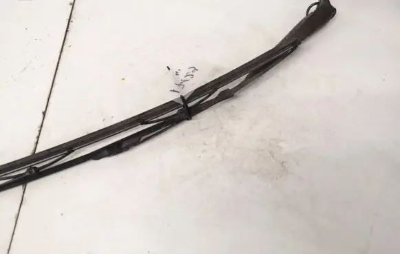 Mercedes-Benz W123 Front wiper blade arm