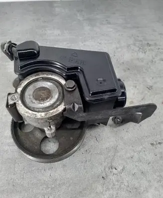 Peugeot Partner Power steering pump 