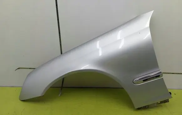 Mercedes-Benz C W203 Fender