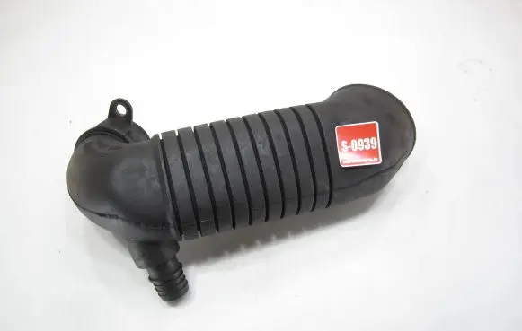 Audi A4 S4 B5 8D Air intake hose/pipe 8D0129615J