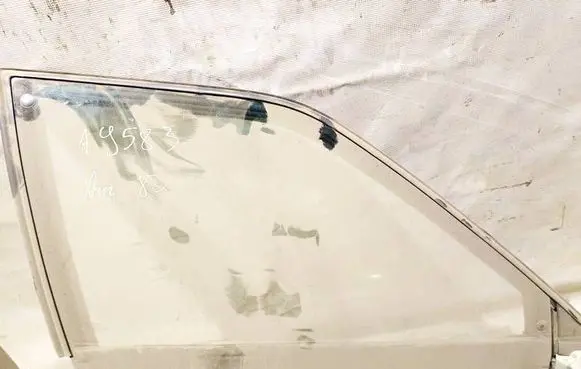 Audi 80 90 S2 B4 Front door window glass four-door AS2