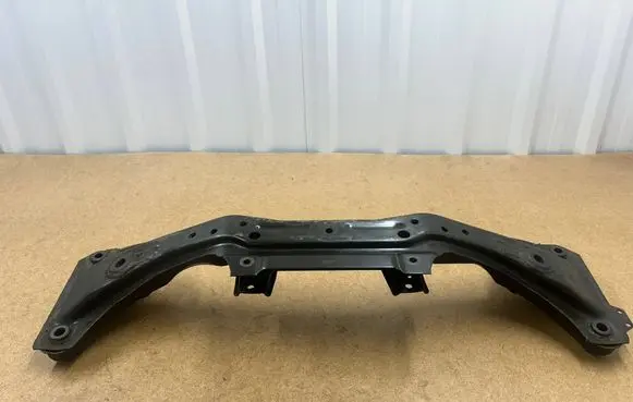 BMW 3 E46 Front subframe 31111096902 1096902