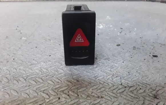 Volkswagen PASSAT B5.5 Hazard light switch 3B0953235E