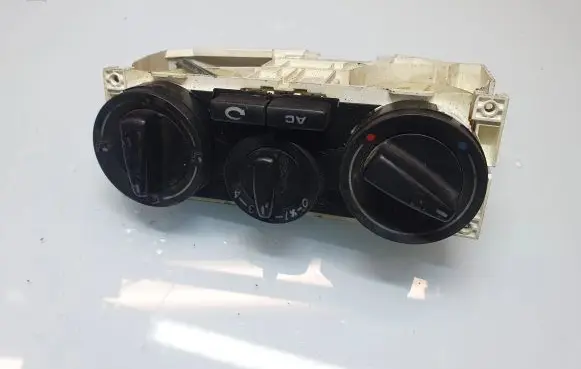 Volkswagen PASSAT B5 Climate control unit 1J0820045G 1J0820045G01C 90151138