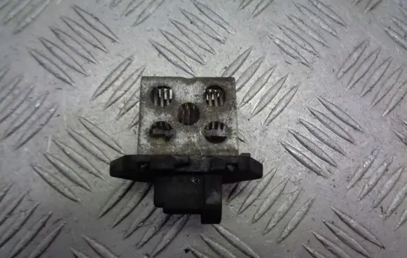 Renault Megane I Coolant fan relay 