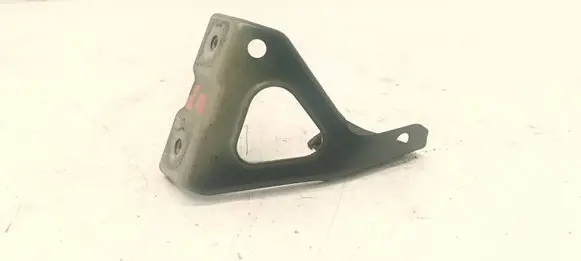 Volkswagen Tiguan Fender mounting bracket 5N0821136