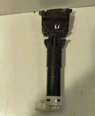 Nissan Leaf I (ZE0) Headlight washer spray nozzle 23372