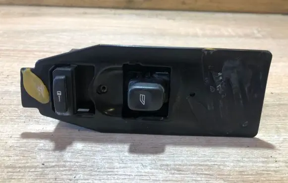 Volvo S60 Electric window control switch 30732817