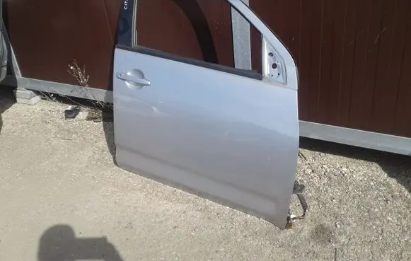 Citroen C-Crosser Front door