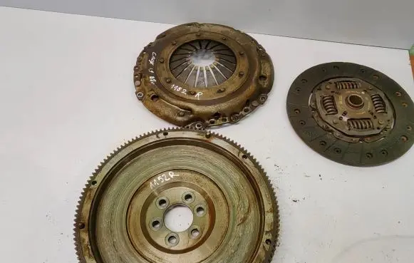 Volkswagen Caddy Clutch set kit 038141032 038105273D