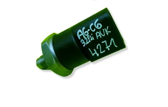 Audi A6 S6 C6 4F Fuel pressure sensor 06D906051A 0261545008