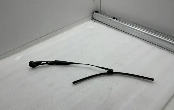 BMW i3 Windshield/front glass wiper blade 7322164 97036203