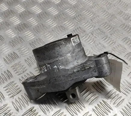 Maserati Ghibli Engine mount bracket 6700389780