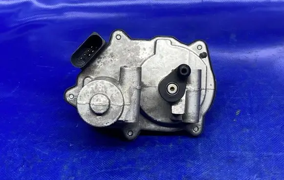 Audi A4 S4 B7 8E 8H Intake manifold valve actuator/motor 06F133482D A2C53247913 1041530S01