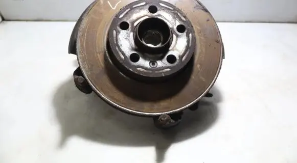 Volkswagen Polo VI Front wheel hub spindle knuckle