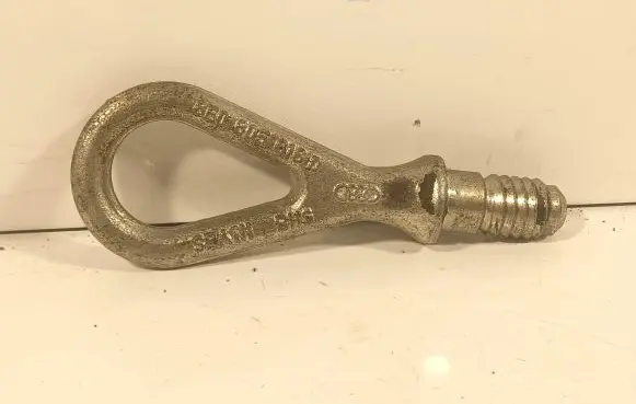 Audi A6 S6 C5 4B Towing hook eye 8e0805616d