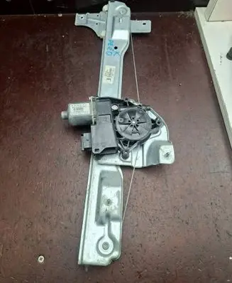 Peugeot 208 I Front door window regulator with motor 9673153280