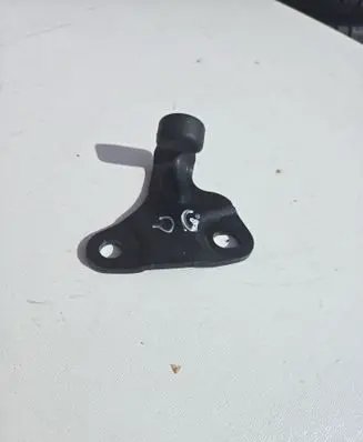 BMW X2 F39 Shock absorber/damper mounting bracket 7423844