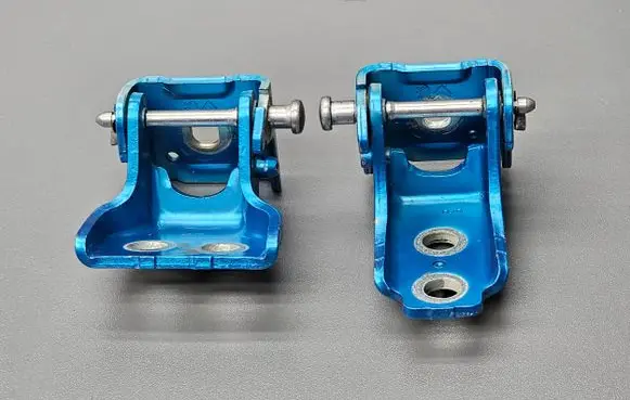 Rear door hinge set