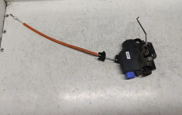 Audi A3 S3 8P Front door lock