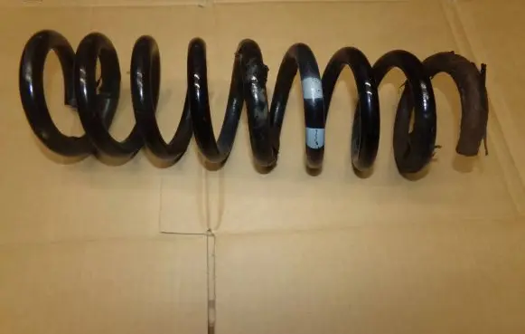 Mercedes-Benz E W210 Rear coil spring