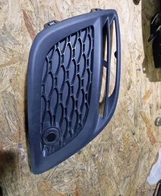 Volvo XC60 Front bumper lower grill 31290662