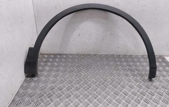 Volkswagen Tiguan Front arch trim 5NA854732