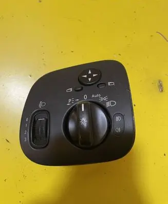 Mercedes-Benz C W203 Light switch A2035451404 2035451404