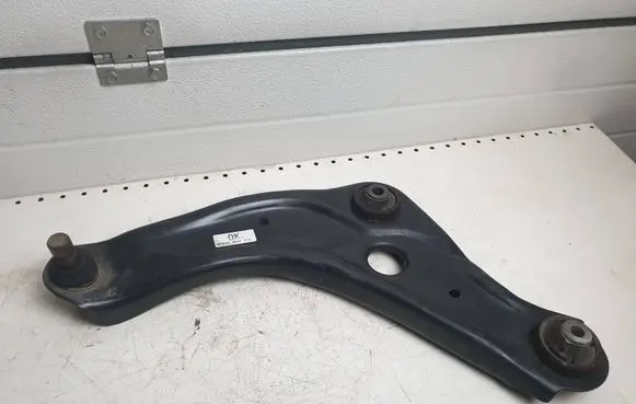 Nissan Qashqai Front lower control arm/wishbone 09240162