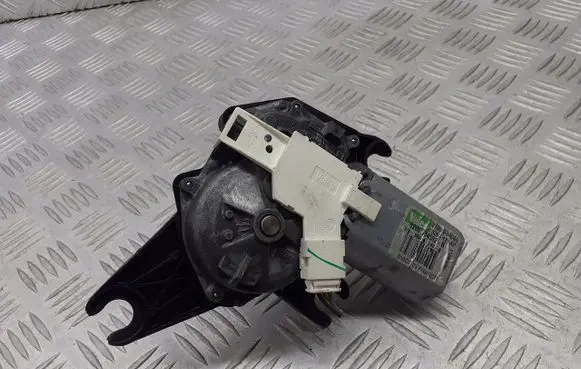 Dacia Sandero Wiper motor 8200734582