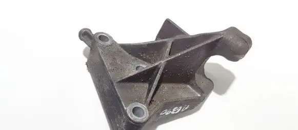 Opel Vectra B Engine mounting bracket 90496729
