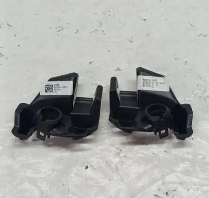 Renault Clio V Front bumper mounting bracket 284526287R