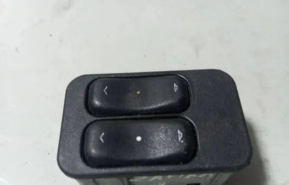 Opel Zafira A Electric window control switch 13363201 90561088 04040512422