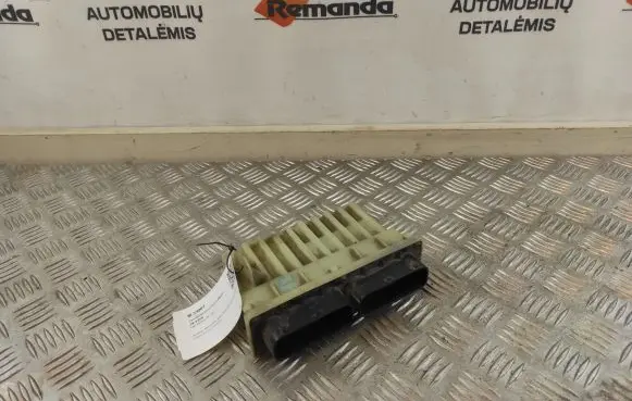 Opel Zafira A Fan control module 24410130