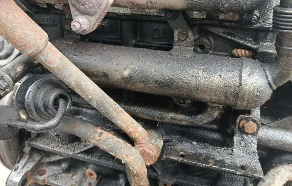 Volkswagen Touran I EGR valve cooler 03G131512S