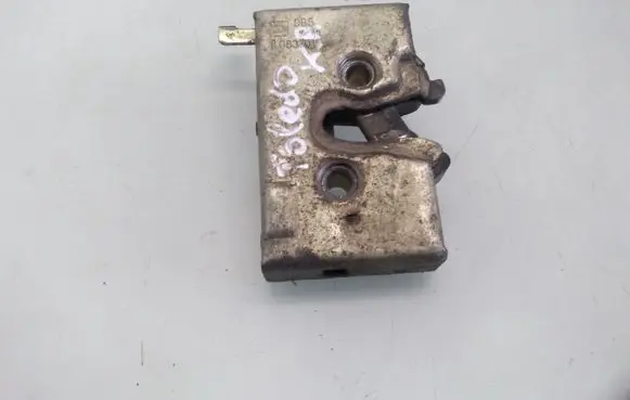 Seat Toledo I (1L) Front door lock 1L0837015
