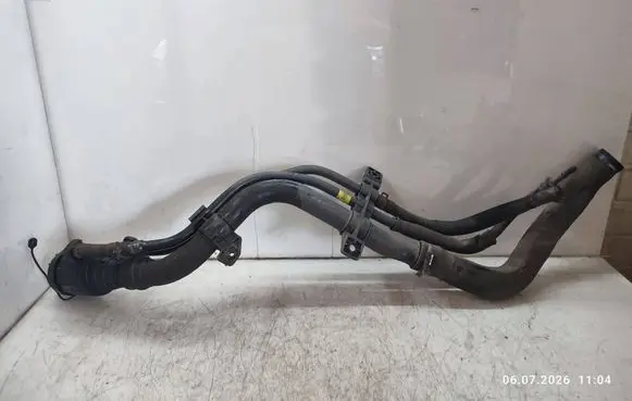KIA Sportage Fuel tank filler neck pipe