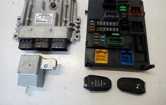 Citroen DS5 Engine control unit/module ECU 9806127380