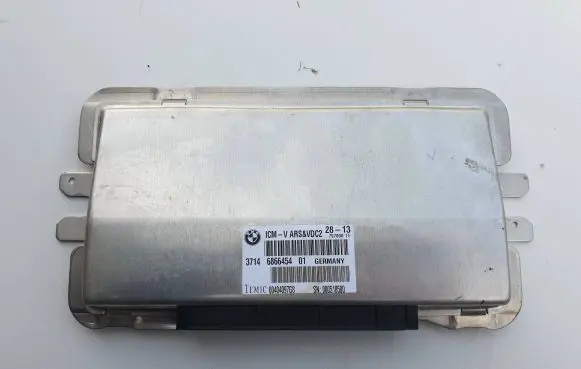 BMW 5 F10 F11 Air suspension control unit module (rear) 6866454 000518500 00404097G8