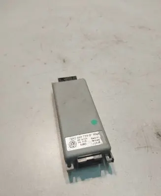 Volkswagen Touran I Phone control unit/module 1K0035729B