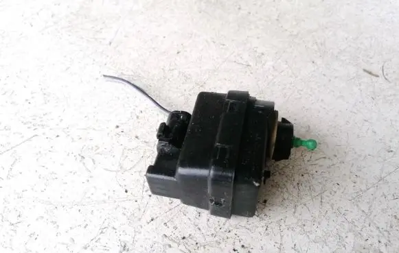 Headlight level adjustment motor