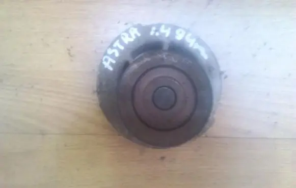 Opel Astra F Water pump 040210866
