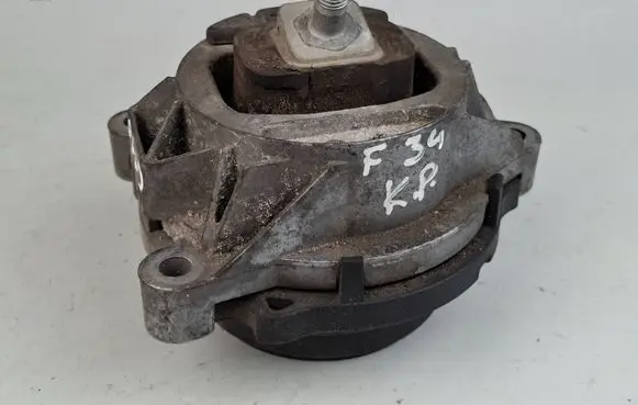 BMW 3 F30 F35 F31 Engine mount bracket 6863821 300416