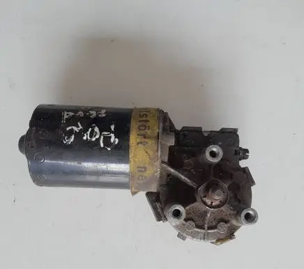 Volkswagen Polo II 86C 2F Wiper motor 0390241092 367955113A