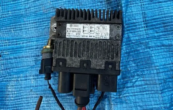Coolant fan relay
